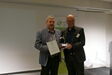 Horst Pirner (l): ausgezeichnet für die Verdienste um Pflege und Schutz der Stiftungsfläche Königstein